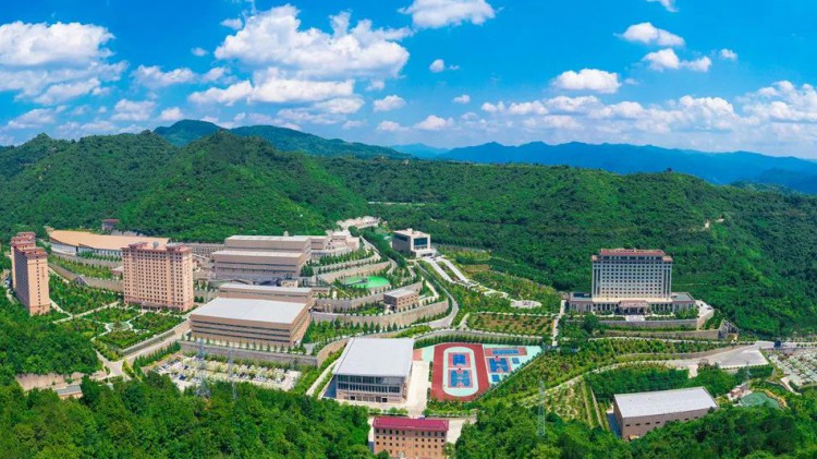 熱烈祝賀！金徽礦業(yè)股份有限公司榮獲2024年度全省工業(yè)經(jīng)濟(jì)穩(wěn)增長突出貢獻(xiàn)企業(yè)